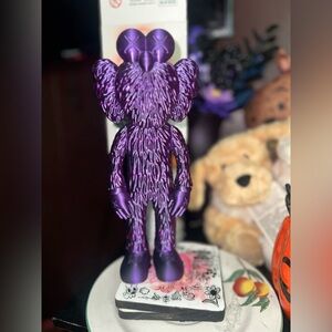 Elmo 3D Figurine Kaws : About 9Inches tall